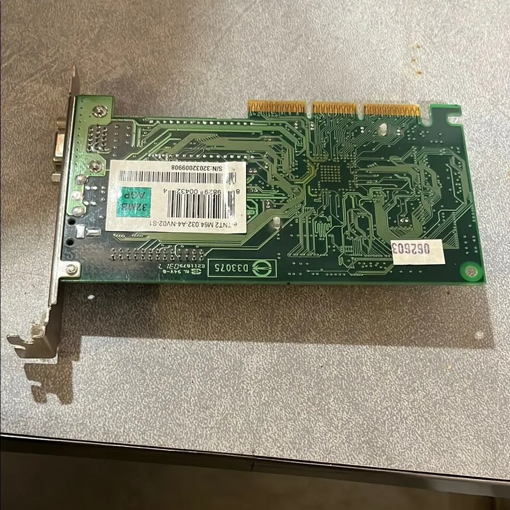 High-Performance Graphics Card with Cooling Fan vga
